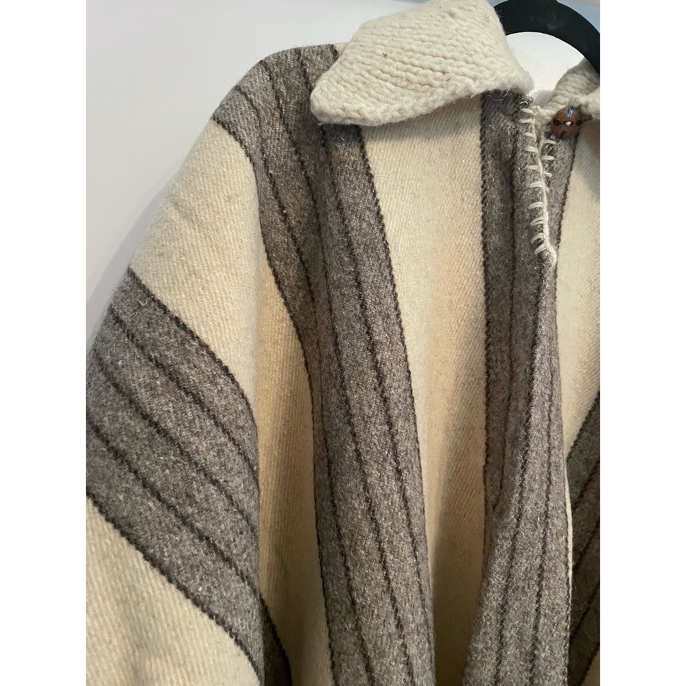 1970s Vintage Wool Stripe Chunky Knit collar Poncho Outerwear - Picture 2 of 8